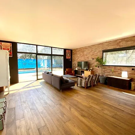 Villa Large House With Swimming Pool Close To Beaches