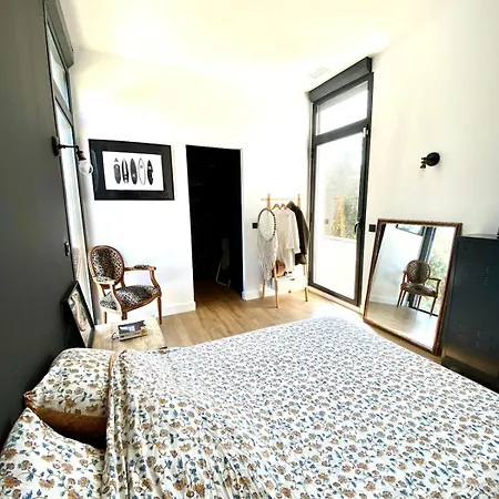 Large House With Swimming Pool Close To Beaches Villa